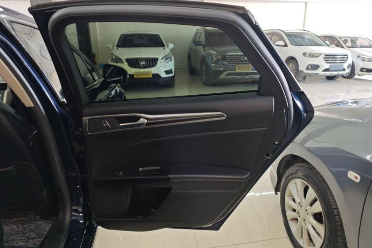 福特 蒙迪欧 2017款 EcoBoost 200 时尚型中控内饰45