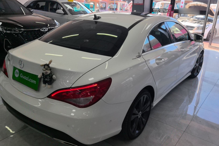 奔驰CLA 2019款 CLA 200 动感型车身外观7