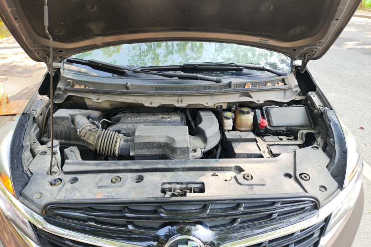 别克GL8 2020款 陆上公务舱 652T 豪华型机舱底盘24