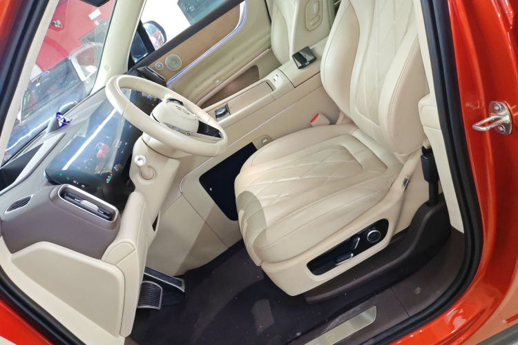 鸿蒙智行 问界M9 2024款 增程 Ultra版 52kWh 5座版中控内饰19