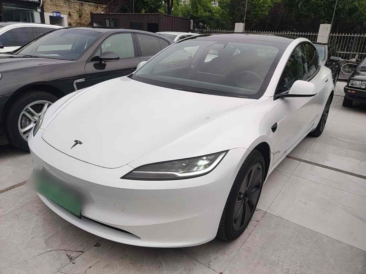 特斯拉 Model 3 2025款 改款 后轮驱动版(2)
