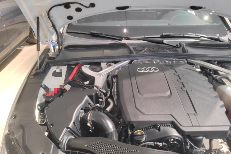 奥迪A4L 2024款 40 TFSI 豪华动感型机舱底盘25