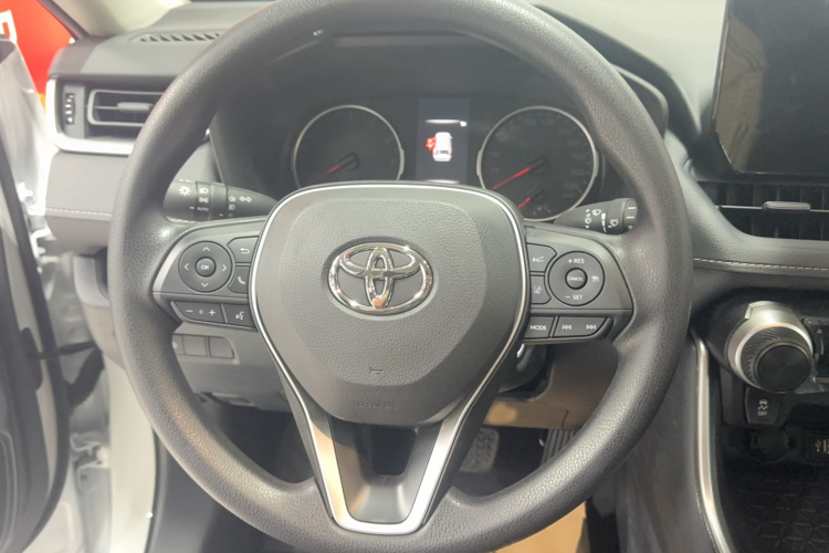 丰田 RAV4荣放 2024款 2.0L CVT两驱都市版中控内饰7007