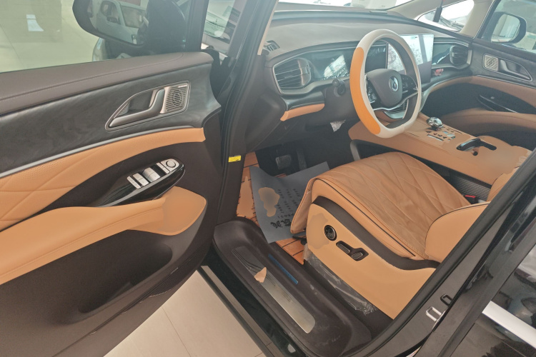 腾势D9 2024款 DM-i 980 四驱尊贵型中控内饰20