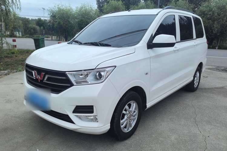 五菱汽车 五菱宏光 2021款 1.5L S标准型LAR车身外观1