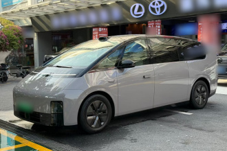 理想汽车 理想MEGA 2024款 Ultra