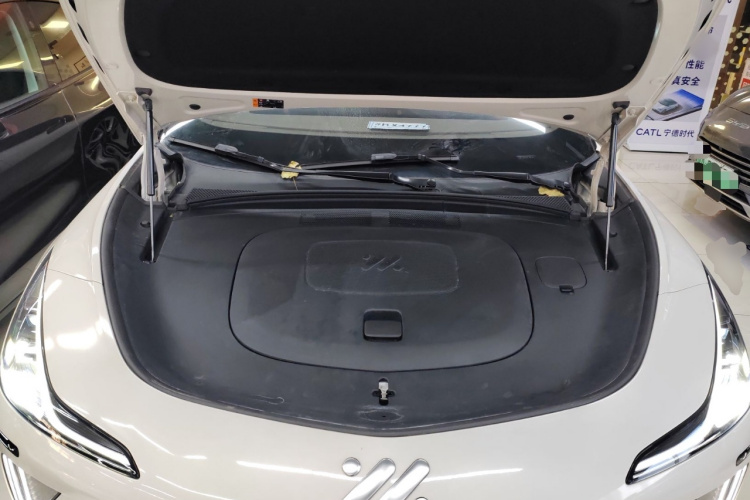 智己汽车 智己LS7 2023款 100kWh Pro四驱版机舱底盘24