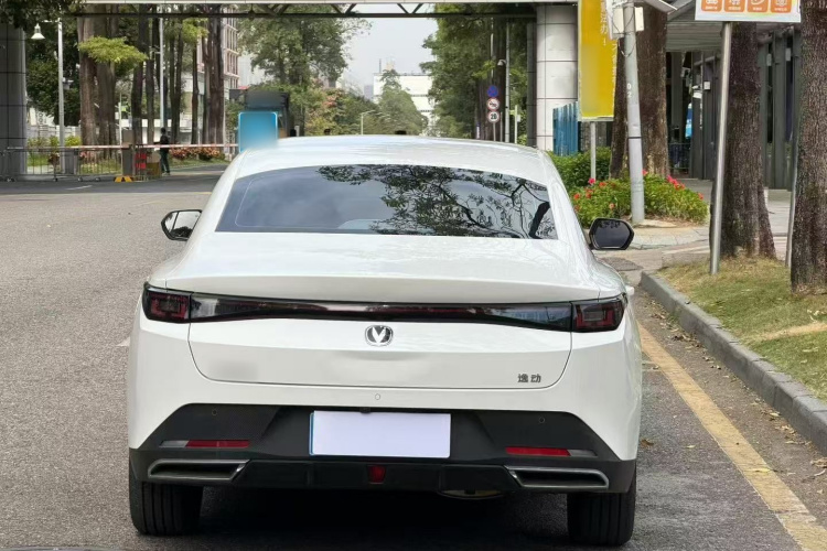 长安 逸动 2025款 蓝鲸 1.5T 500Bar尊贵型车身外观6002