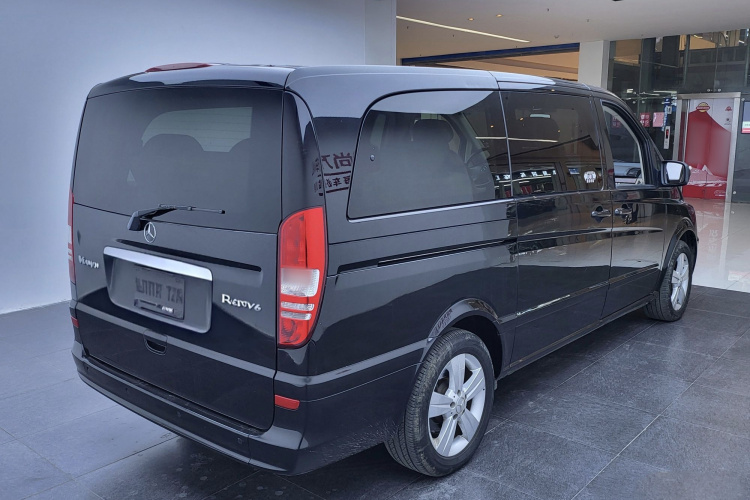 奔驰 唯雅诺 2013款 3.0L 舒适版车身外观6004