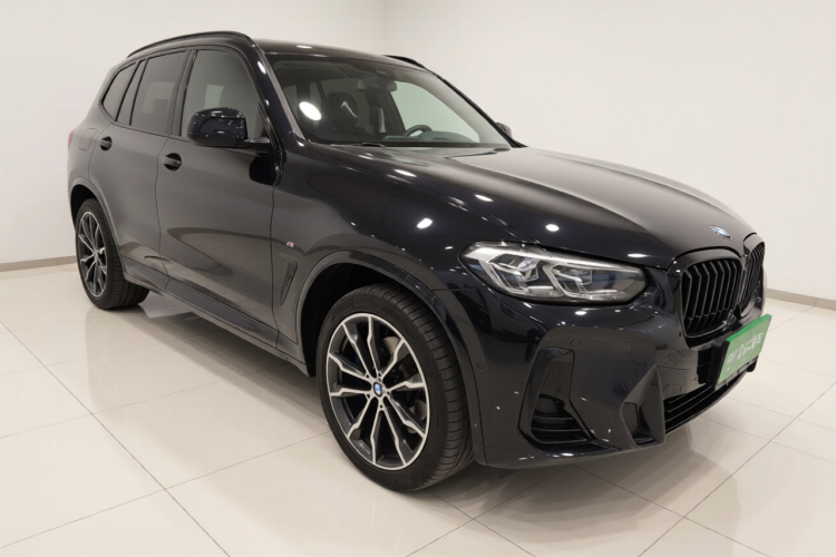 宝马X3 2022款 改款二 xDrive30i 领先型 M曜夜套装车身外观3
