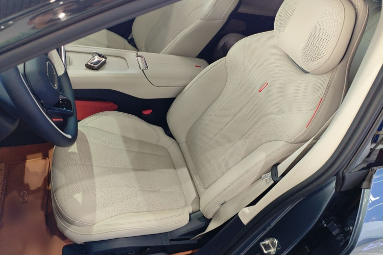 领克07 2024款 EM-P 126长续航 Ultra局部细节19