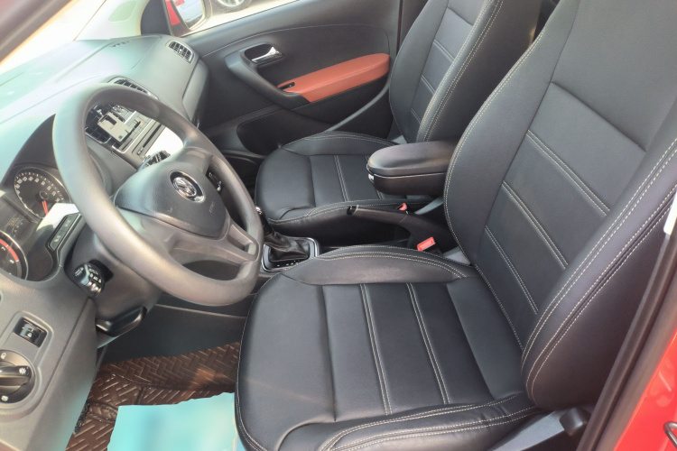 大众 Polo 2014款 1.6L 自动舒适版中控内饰19