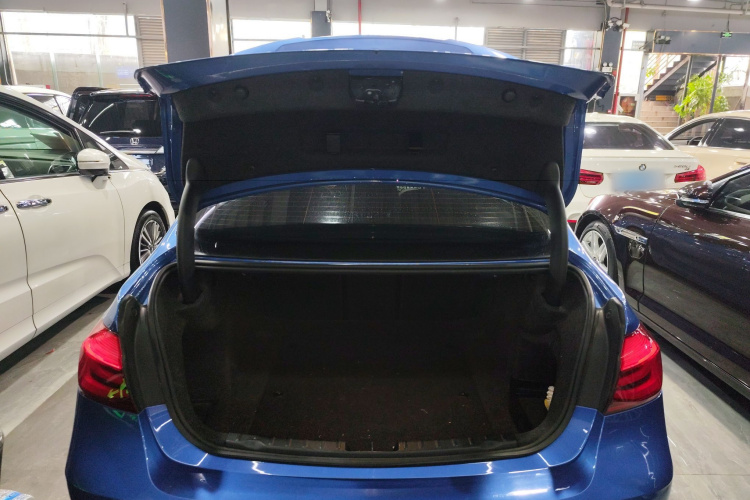 宝马3系 2019款 320Li M运动套装局部细节23