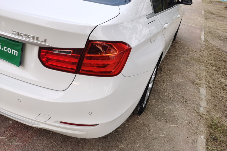 宝马3系 2014款 328Li xDrive风尚设计套装车身外观9