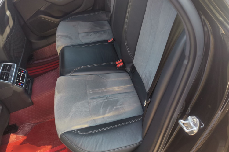 奥迪A6L 2023款 45 TFSI 臻选动感型中控内饰21