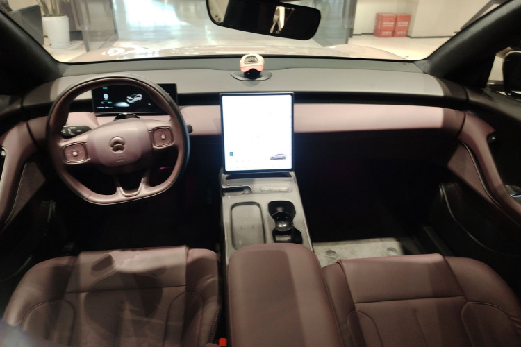 蔚来ET5 2022款 75kWh中控内饰7002