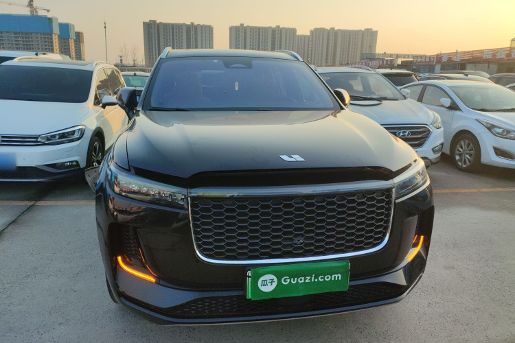 理想汽车 理想ONE 2021款 增程6座版车身外观2