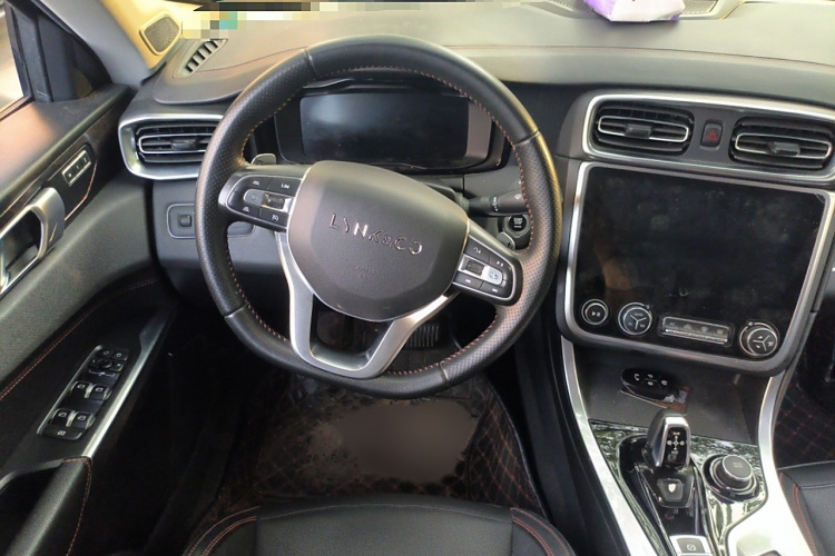 领克01 2017款 2.0T 四驱劲Pro版局部细节13