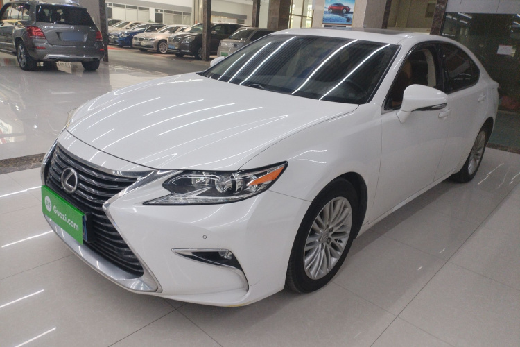 雷克萨斯ES 2015款 200 精英版车身外观1