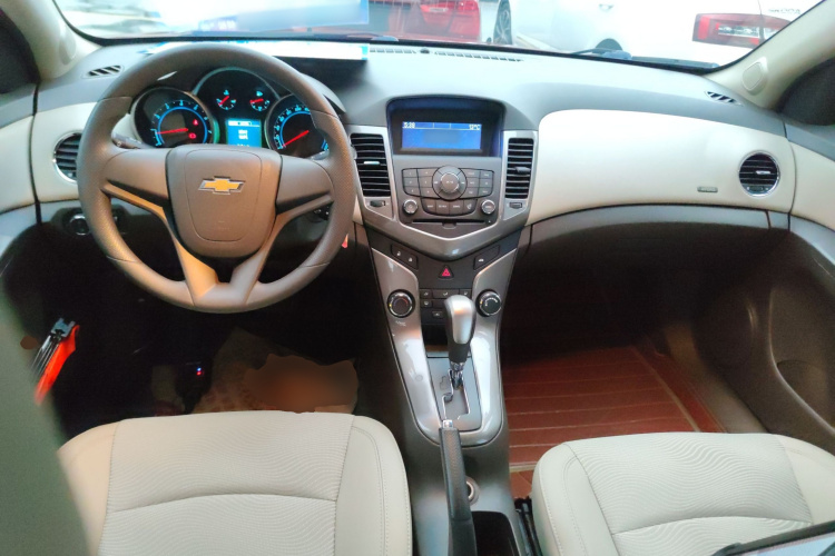 雪佛兰 科鲁兹 2015款 1.5L 经典 SE AT中控内饰7002