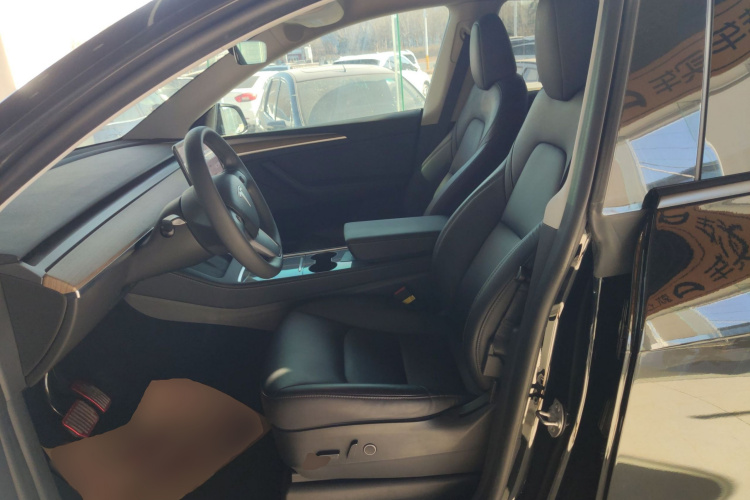 特斯拉 Model Y 2022款 改款 长续航全轮驱动版中控内饰19