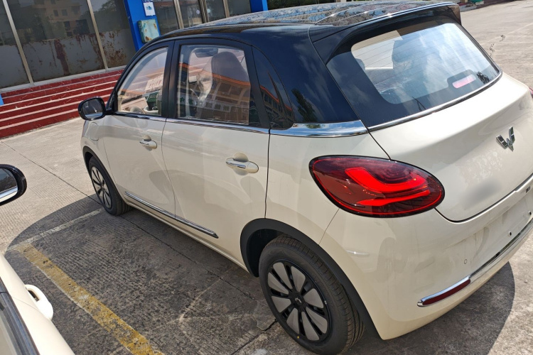 五菱汽车 五菱缤果 2025款 410km 灵犀尊享款车身外观4