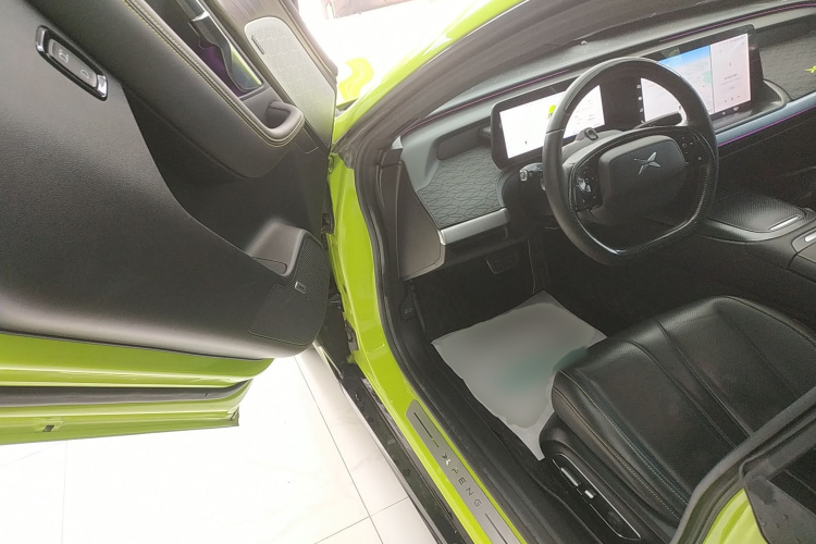 小鹏P7 2021款 670E鹏翼版中控内饰20