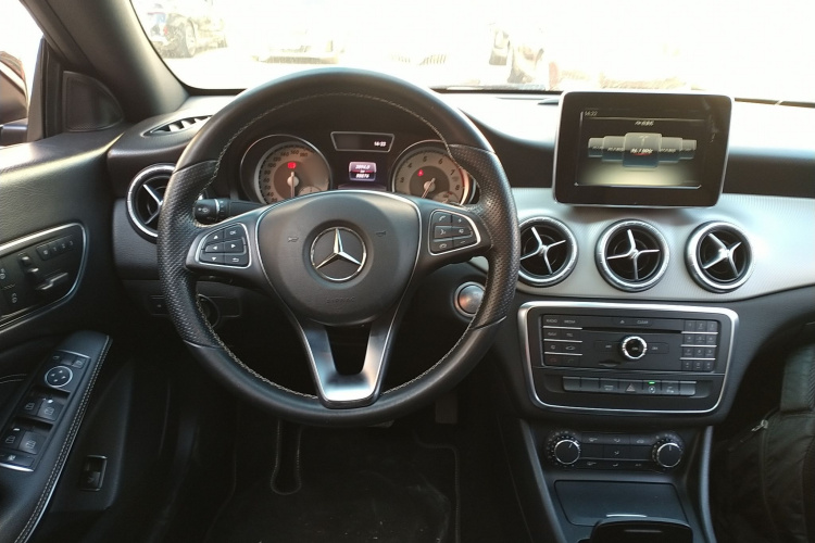 奔驰CLA 2016款 CLA 200 时尚型局部细节13