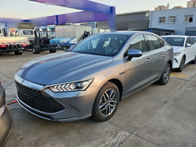 比亚迪 秦PLUS 2024款  荣耀版 DM-i 120KM超越型