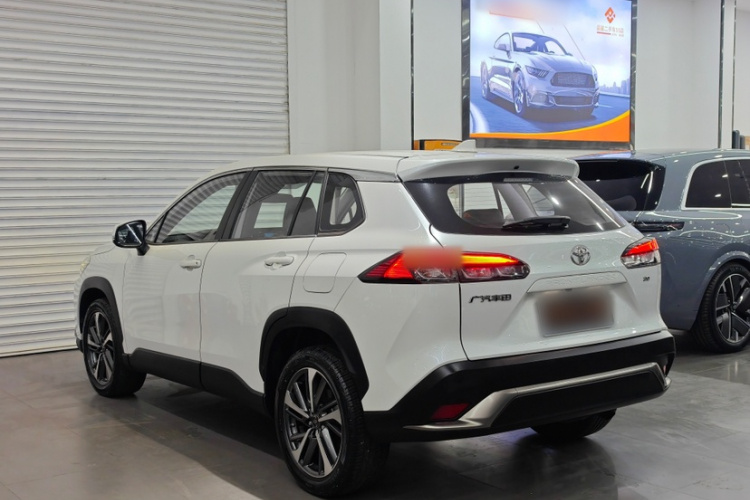 丰田 锋兰达 2022款 2.0L CVT豪华PLUS版车身外观6004