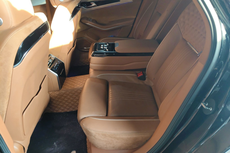 红旗H9 2020款 2.0T 智联旗畅版中控内饰21