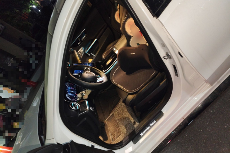 奔驰C级 2023款 改款二 C 260 L 皓夜运动版中控内饰19