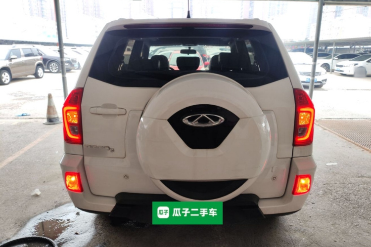 奇瑞 瑞虎3 2015款 1.6L CVT智尚纪念版车身外观6