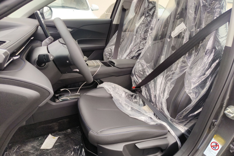 长安 逸动 2025款 蓝鲸 1.5T 500Bar尊贵型中控内饰19