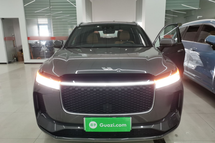 理想汽车 理想ONE 2020款 增程6座版车身外观2