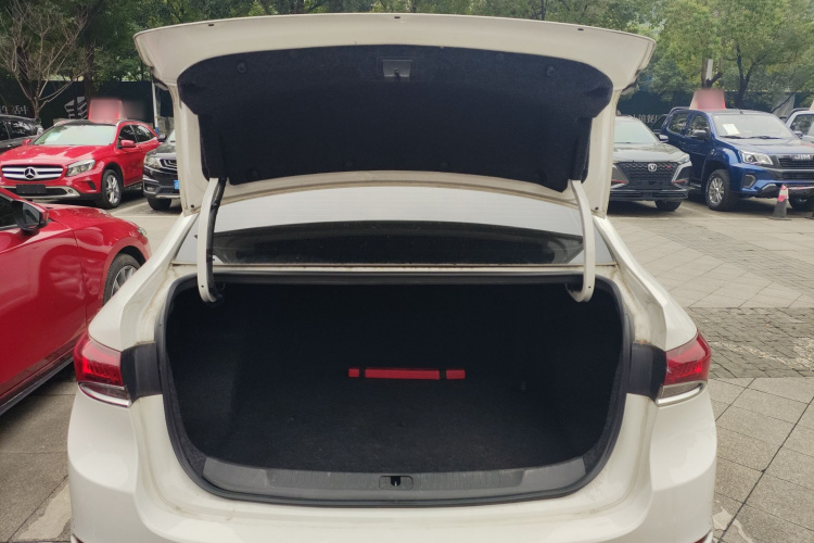 别克 英朗 2021款 改款 典范 1.5L 自动精英型机舱底盘23