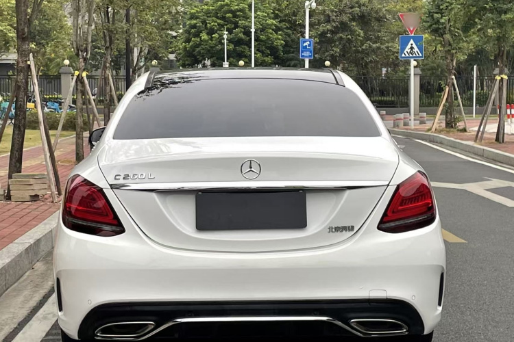 奔驰C级 2019款 C 260 L 运动版车身外观6007