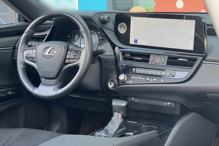 雷克萨斯ES 2022款 200 卓越版中控内饰7004