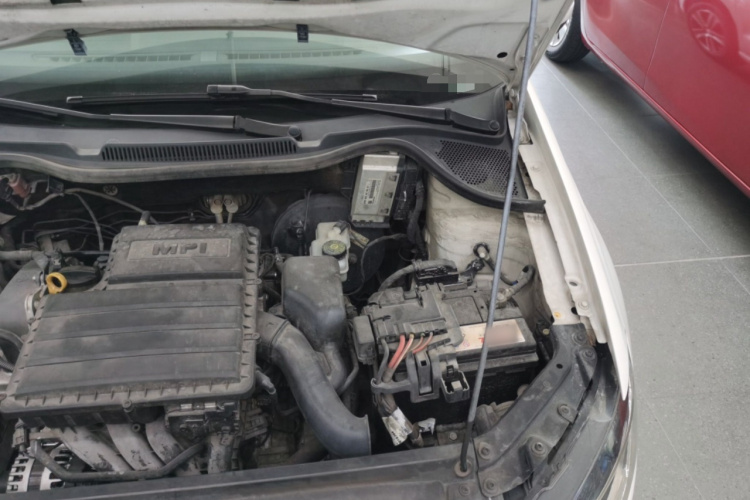 大众 Polo 2016款 1.6L 自动舒适型机舱底盘26