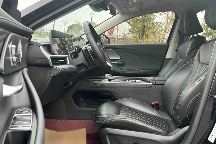 奇瑞 艾瑞泽8 2023款 1.6T DCT雅中控内饰7002