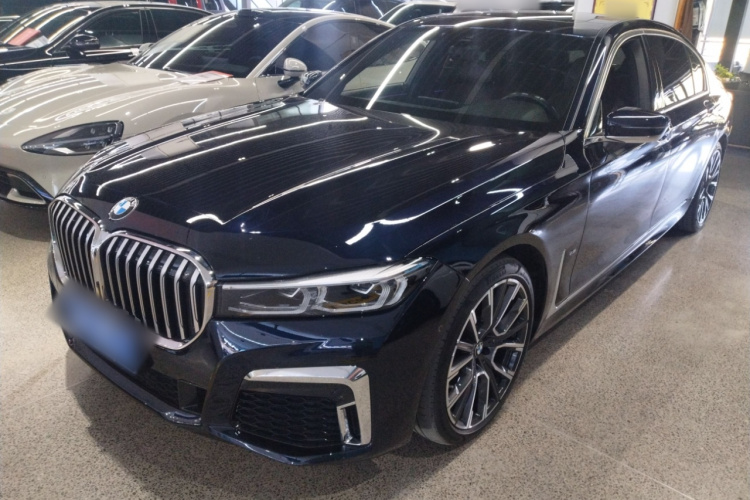 宝马7系 2019款 改款 740Li 领先型 M运动套装车身外观1
