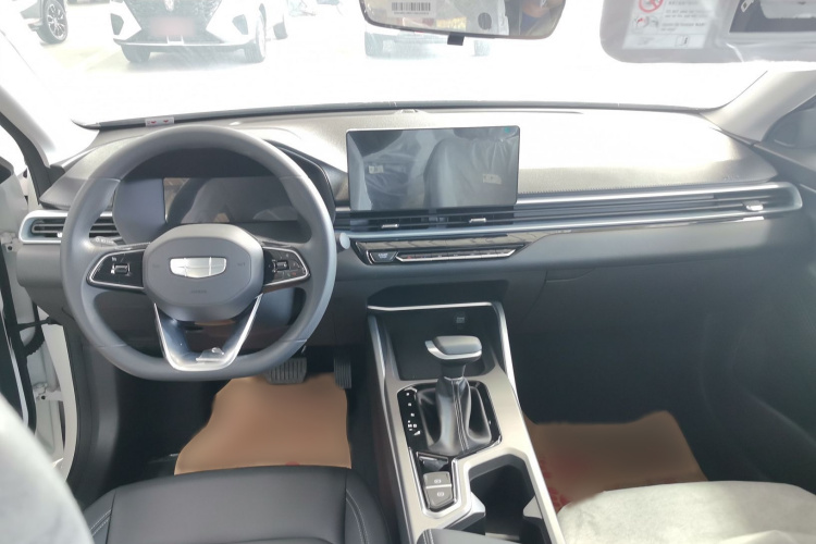 吉利汽车 帝豪 2025款 第4代 1.5L CVT星耀版中控内饰7003