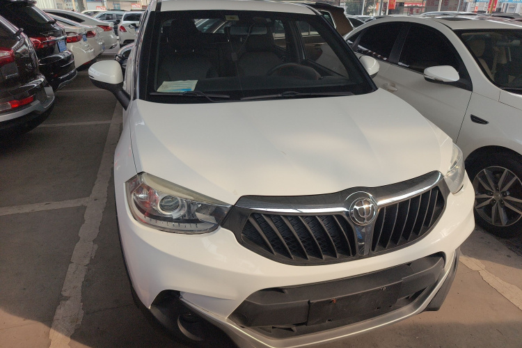 中华V3 2015款 1.5L 自动智能型车身外观2