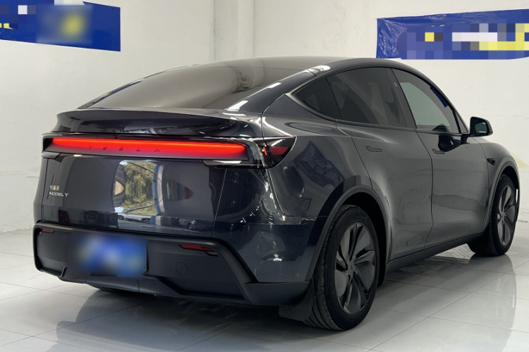 特斯拉 Model Y 2025款 后轮驱动版车身外观6005