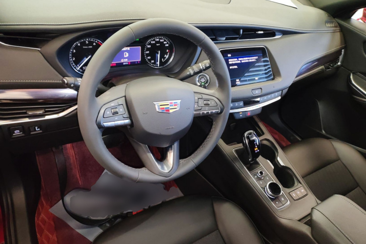 凯迪拉克XT4 2021款 28T 两驱技术型中控内饰12