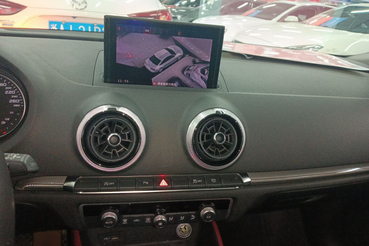 奥迪A3 2018款 30周年年型 Sportback 35 TFSI 风尚型局部细节16