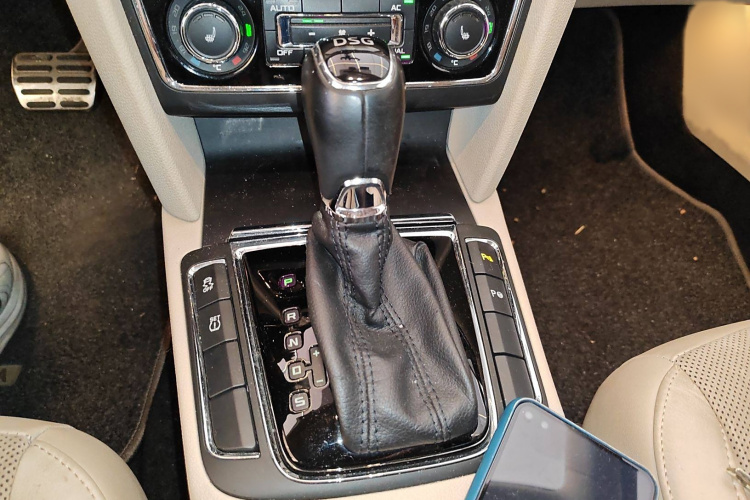 斯柯达 速派 2013款 2.0TSI DSG尊仕版局部细节18