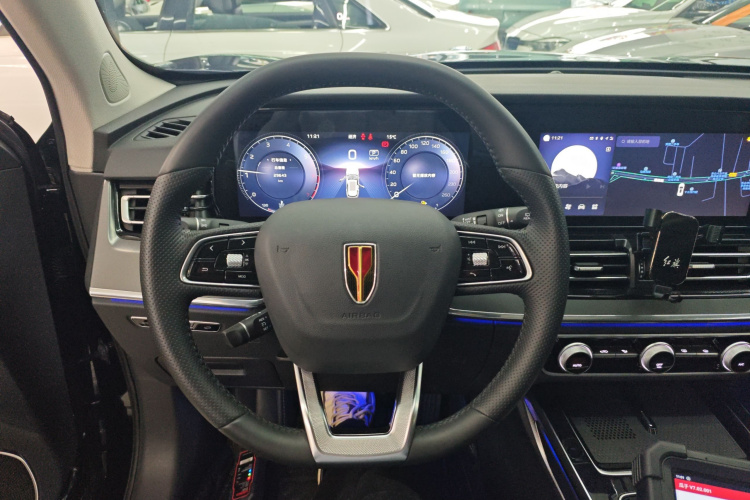 红旗HS5 2023款 2.0T 旗享Pro版中控内饰13