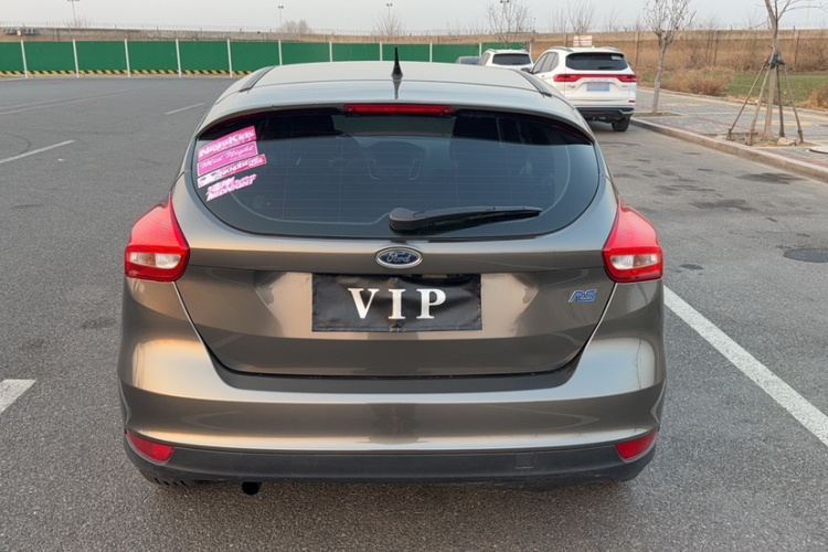 福特 福克斯 2015款 两厢 1.6L 自动舒适型车身外观6005