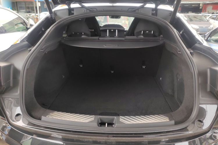 领克05 2020款 2.0TD 四驱劲Plus机舱底盘23